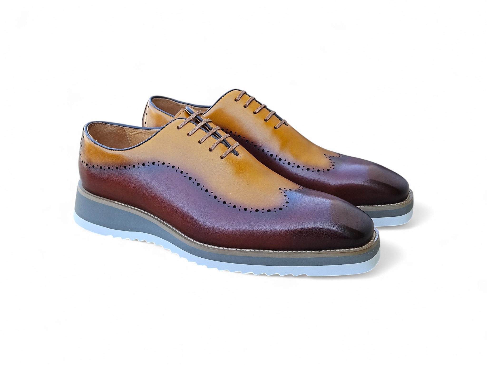 Two Tone Oxford With Lightweight Sole Carrucci