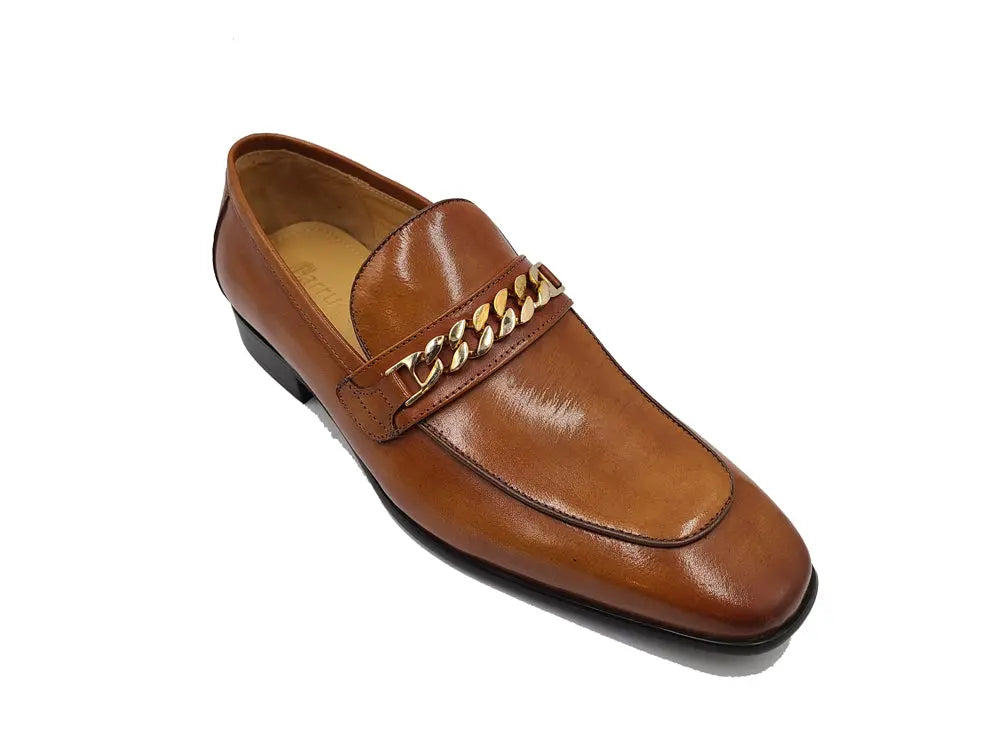 Beveled Squared Toe Loafer Carrucci