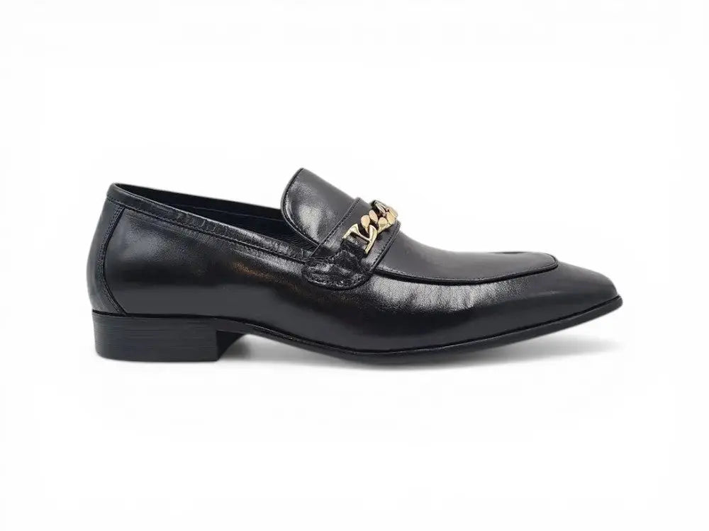 Beveled Squared Toe Loafer Carrucci