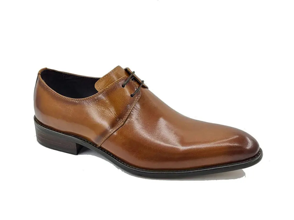 Calfskin Lace-up Leather Shoes Carrucci