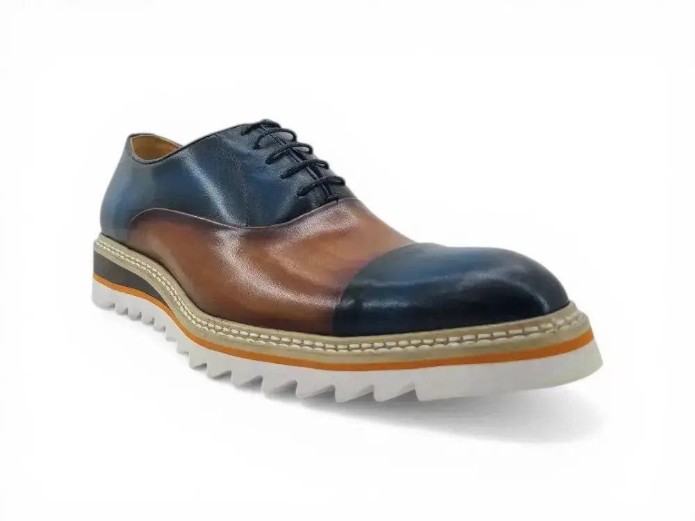Five Eyelets Brogue Oxford Carrucci