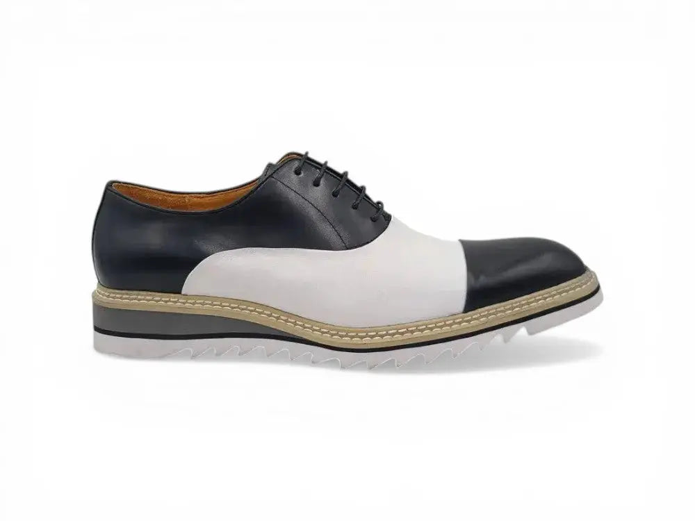 Five Eyelets Brogue Oxford Carrucci