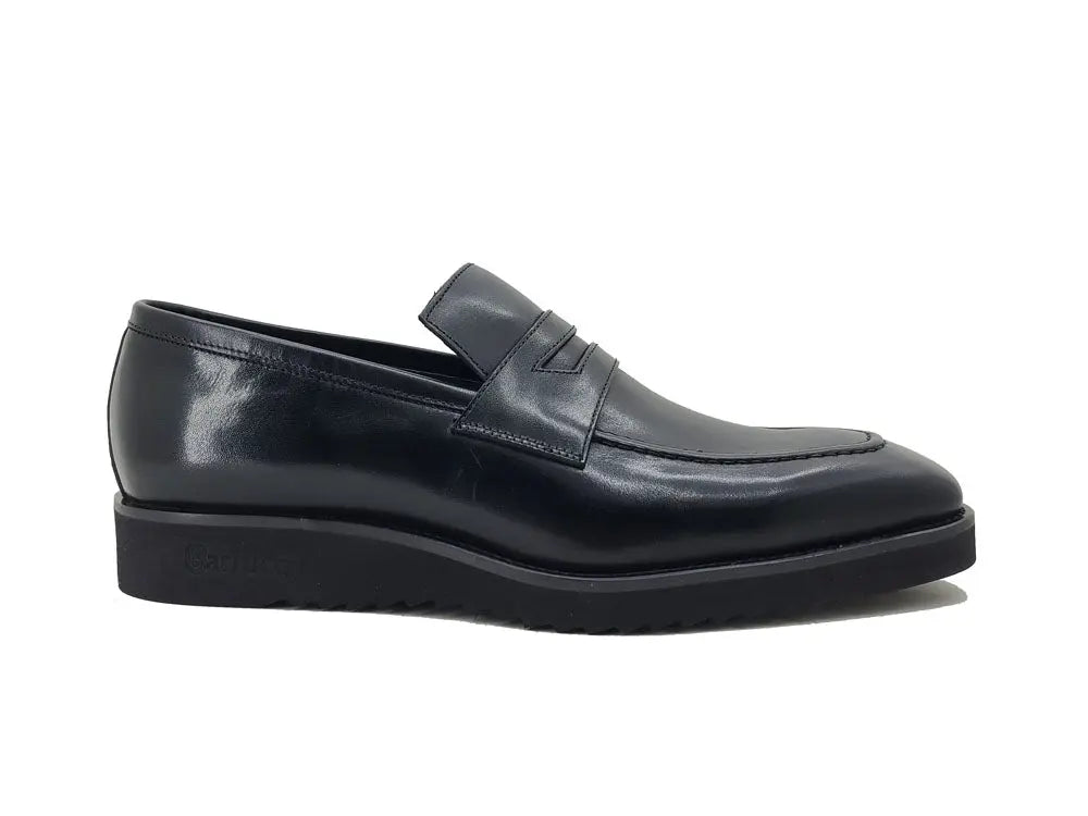 Chic Patina Burnished Penny Loafer Carrucci