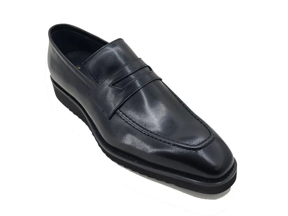 Chic Patina Burnished Penny Loafer Carrucci