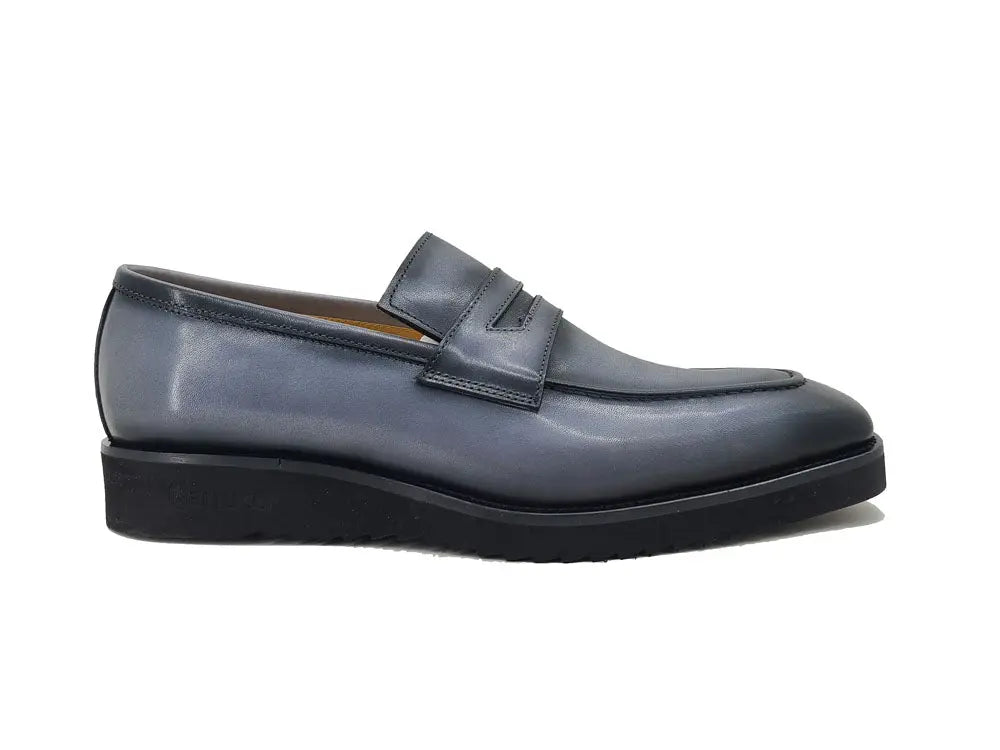 Chic Patina Burnished Penny Loafer Carrucci