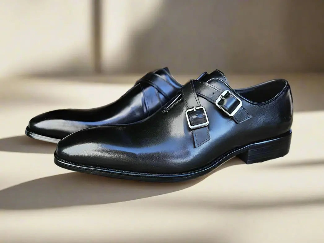 Cross Straps Wholecut Shoe Carrucci