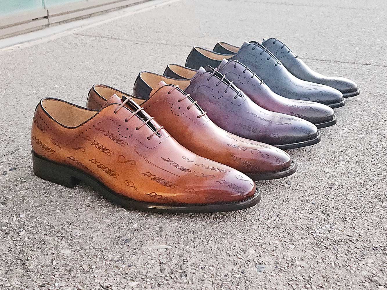 Embossed Wholecut Oxford Carrucci