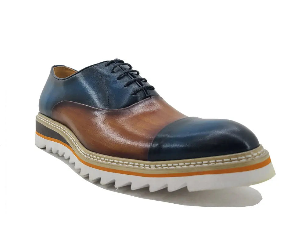 Five Eyelets Brogue Oxford Carrucci