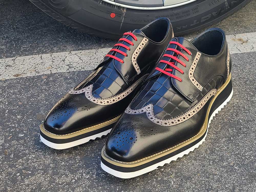 Gorgeous Lace-Up Oxford Carrucci