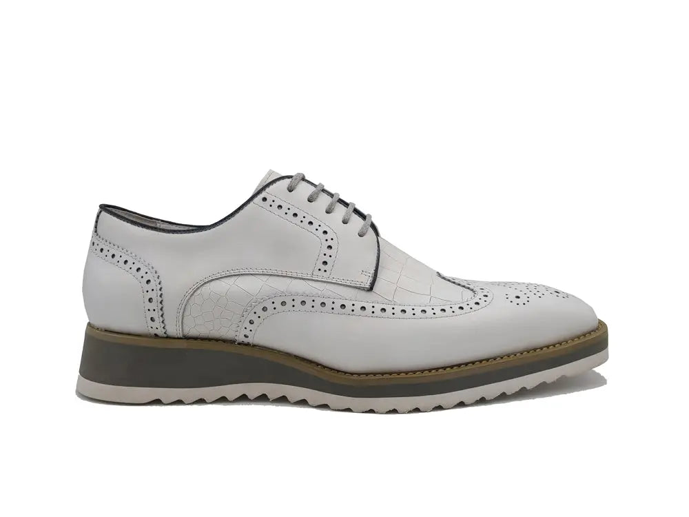 Gorgeous Lace-Up Oxford Carrucci