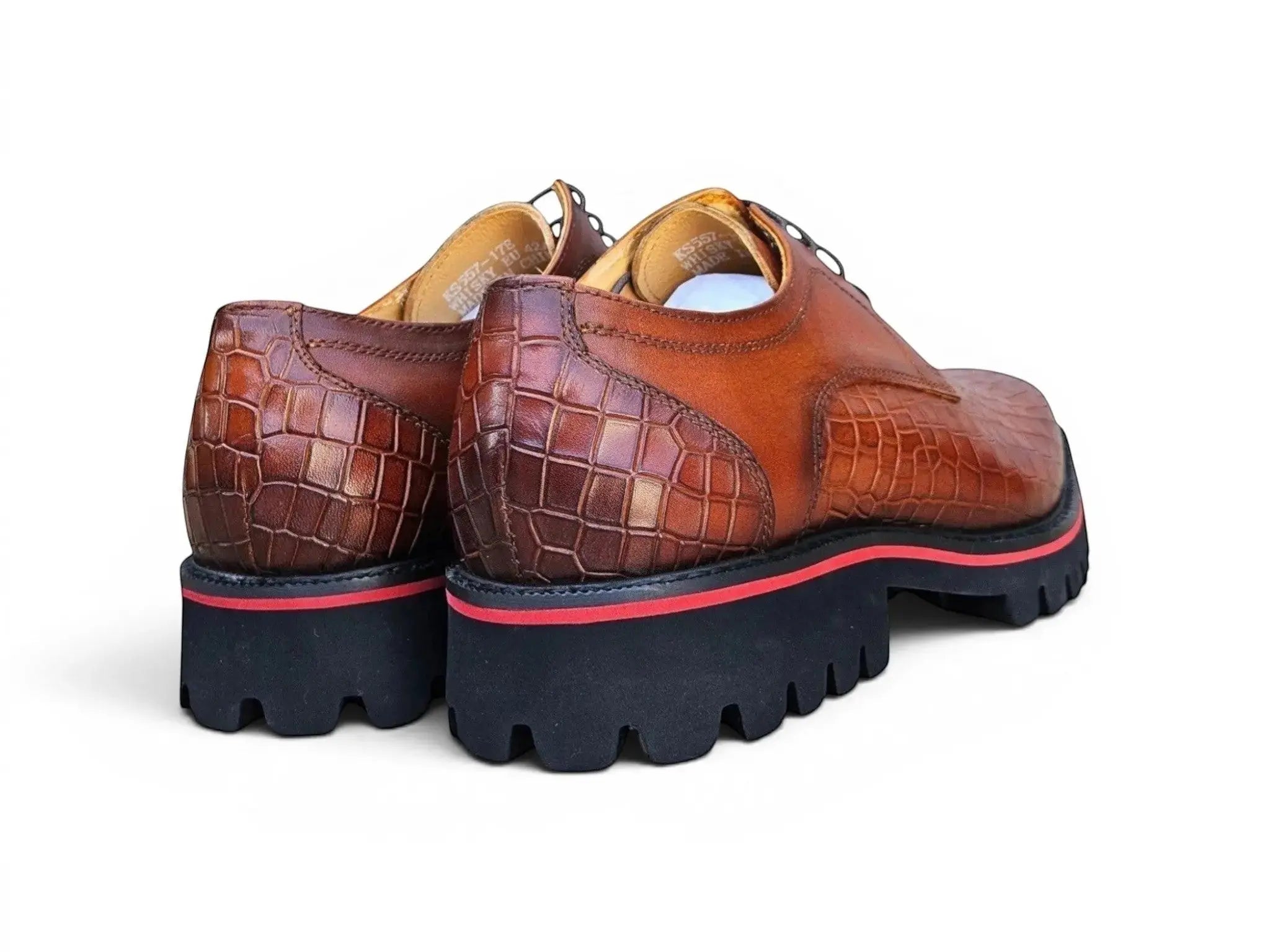 Hybrid Lug Embossed Oxford Carrucci