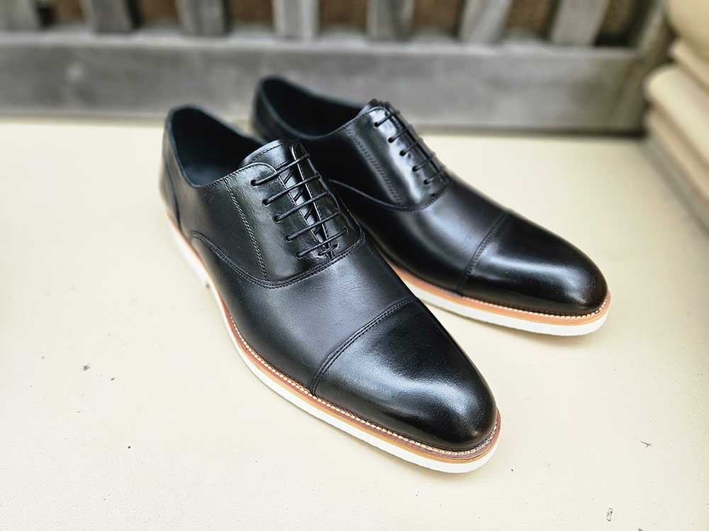 Lightweight Lace-up Cap Toe Oxford