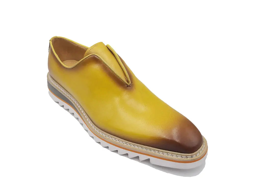 Laceless Loafer with Contrast color lightweight sole Carrucci