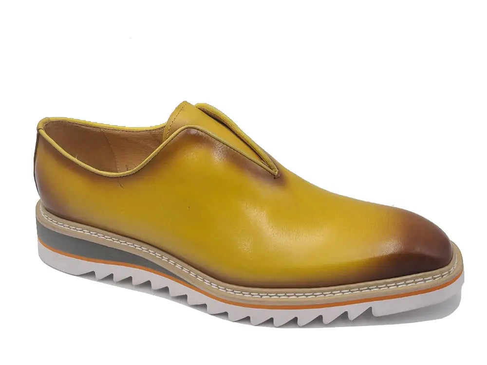 Laceless Loafer with Contrast color lightweight sole Carrucci