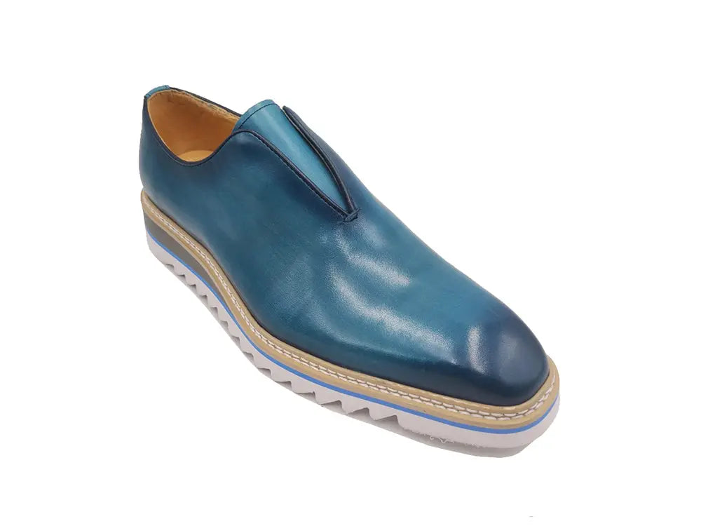 Laceless Loafer with Contrast color lightweight sole Carrucci