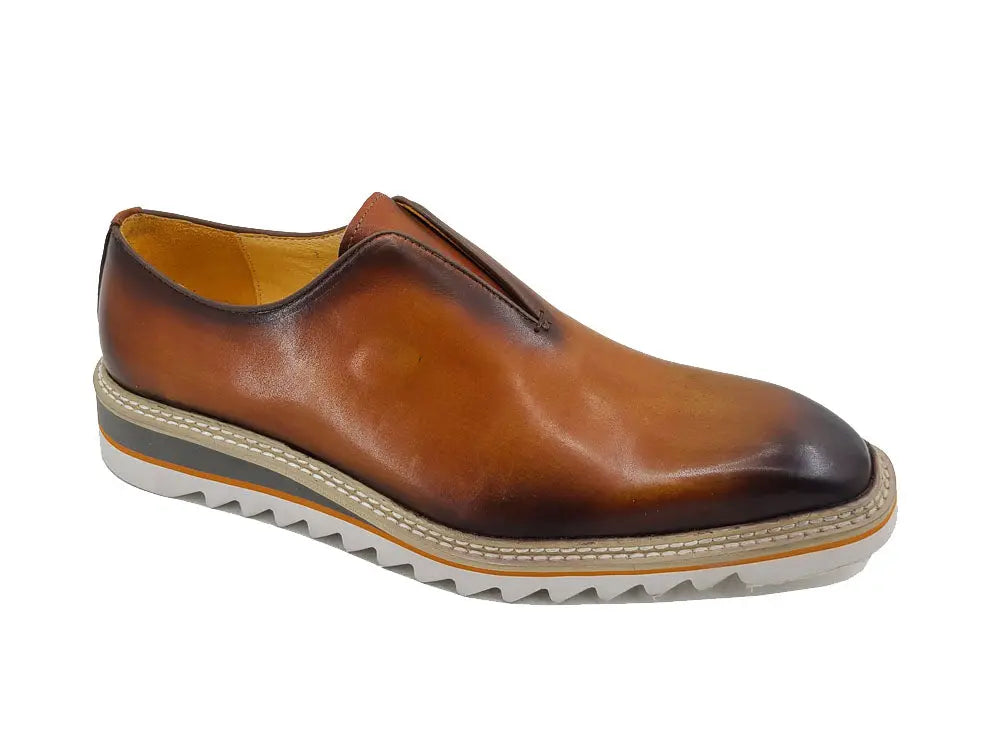 laceless-loafer-with-contrast-color-lightweight-sole