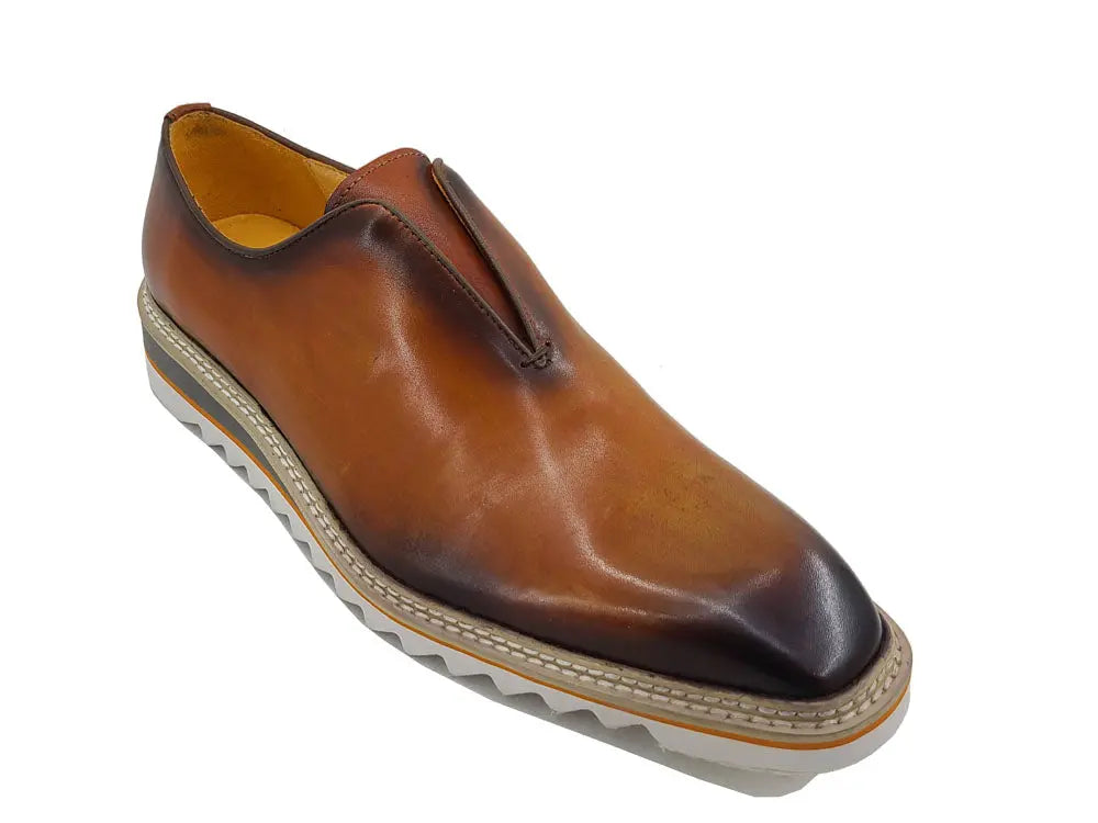 laceless-loafer-with-contrast-color-lightweight-sole