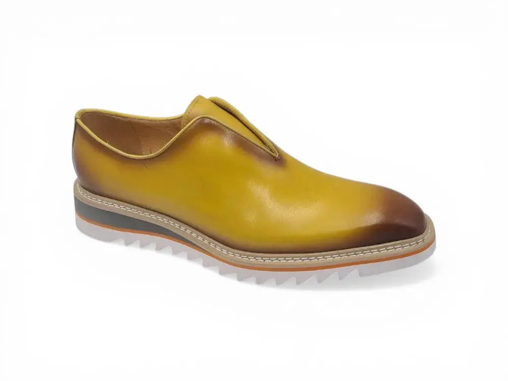 Laceless Loafer with Contrast color lightweight sole Carrucci