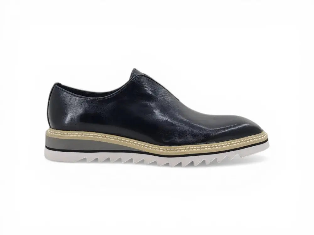 laceless-loafer-with-contrast-color-lightweight-sole