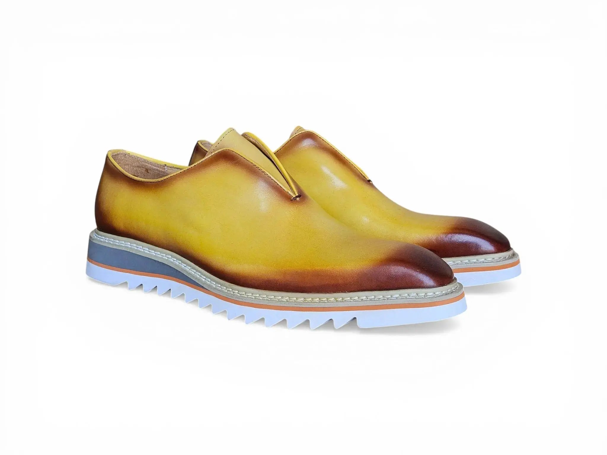 Laceless Loafer with Contrast color lightweight sole Carrucci