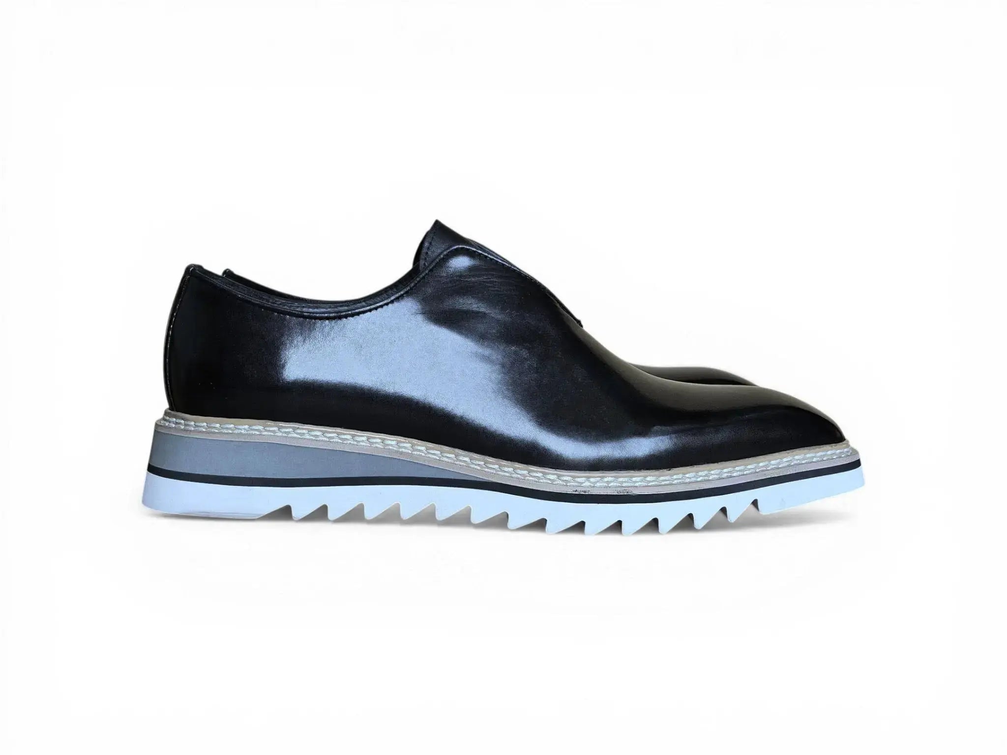 Laceless Loafer with Contrast color lightweight sole Carrucci