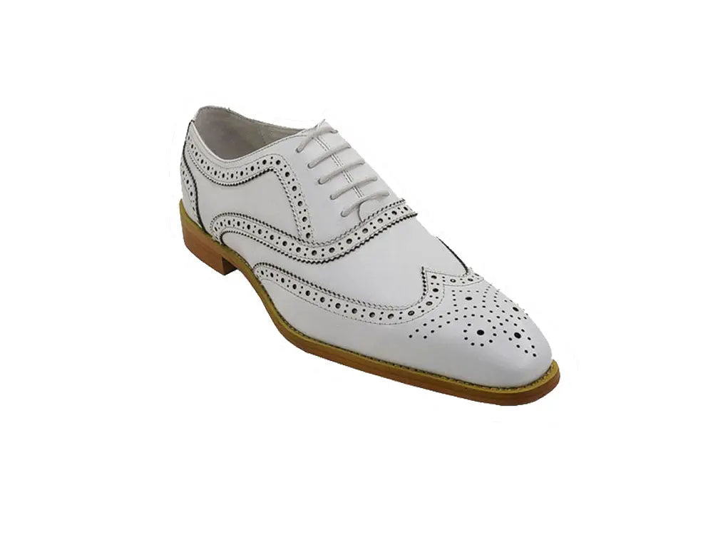 Men Medallion Wingtip Brogue Shoes Carrucci