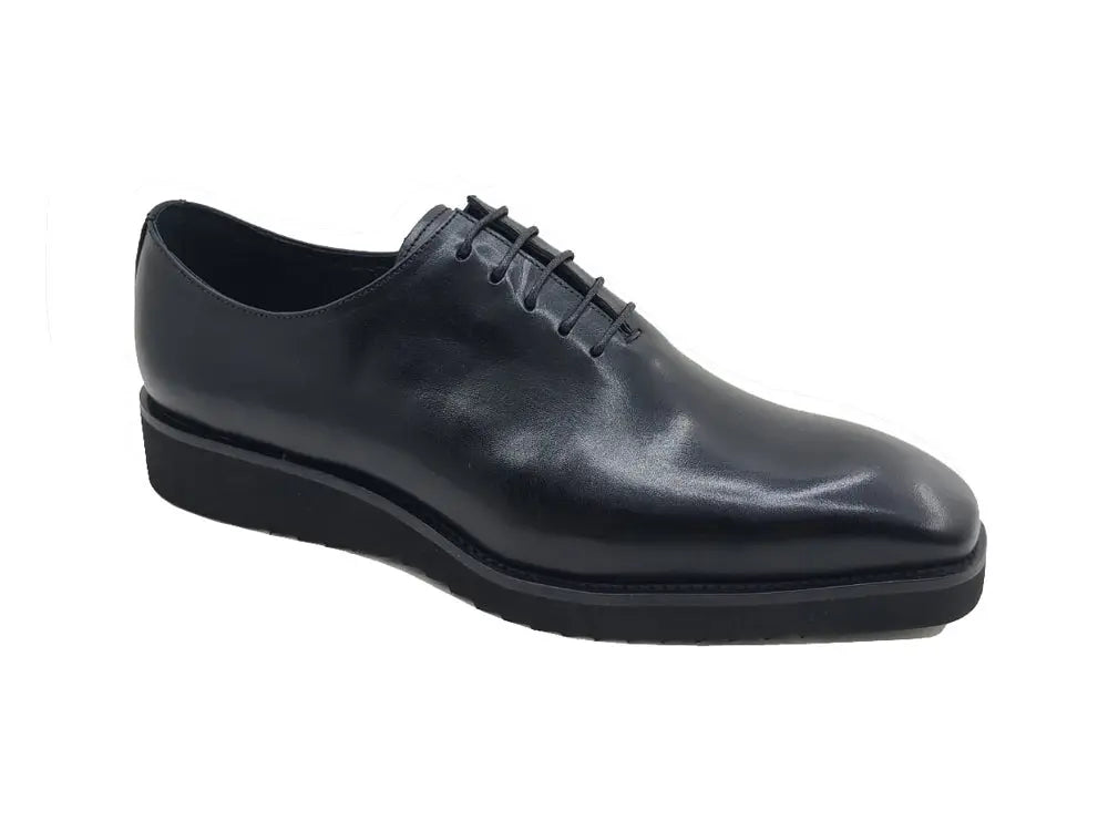 Signature Wholecut Oxford With Lightweight Sole Carrucci