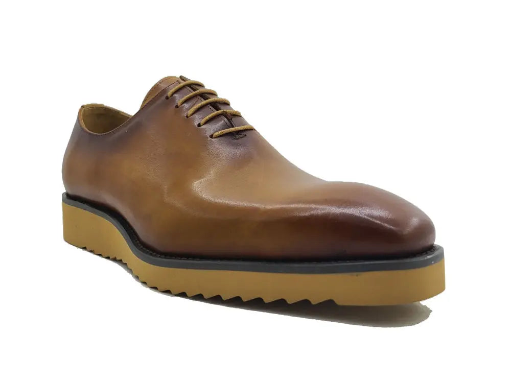 Signature Wholecut Oxford With Lightweight Sole Carrucci