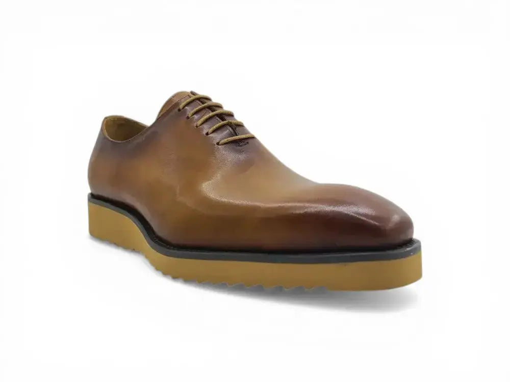 Signature Wholecut Oxford With Lightweight Sole Carrucci