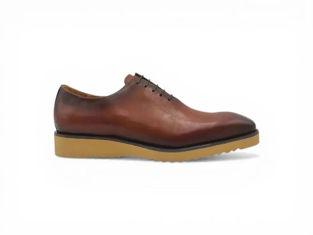 Signature Wholecut Oxford With Lightweight Sole Carrucci