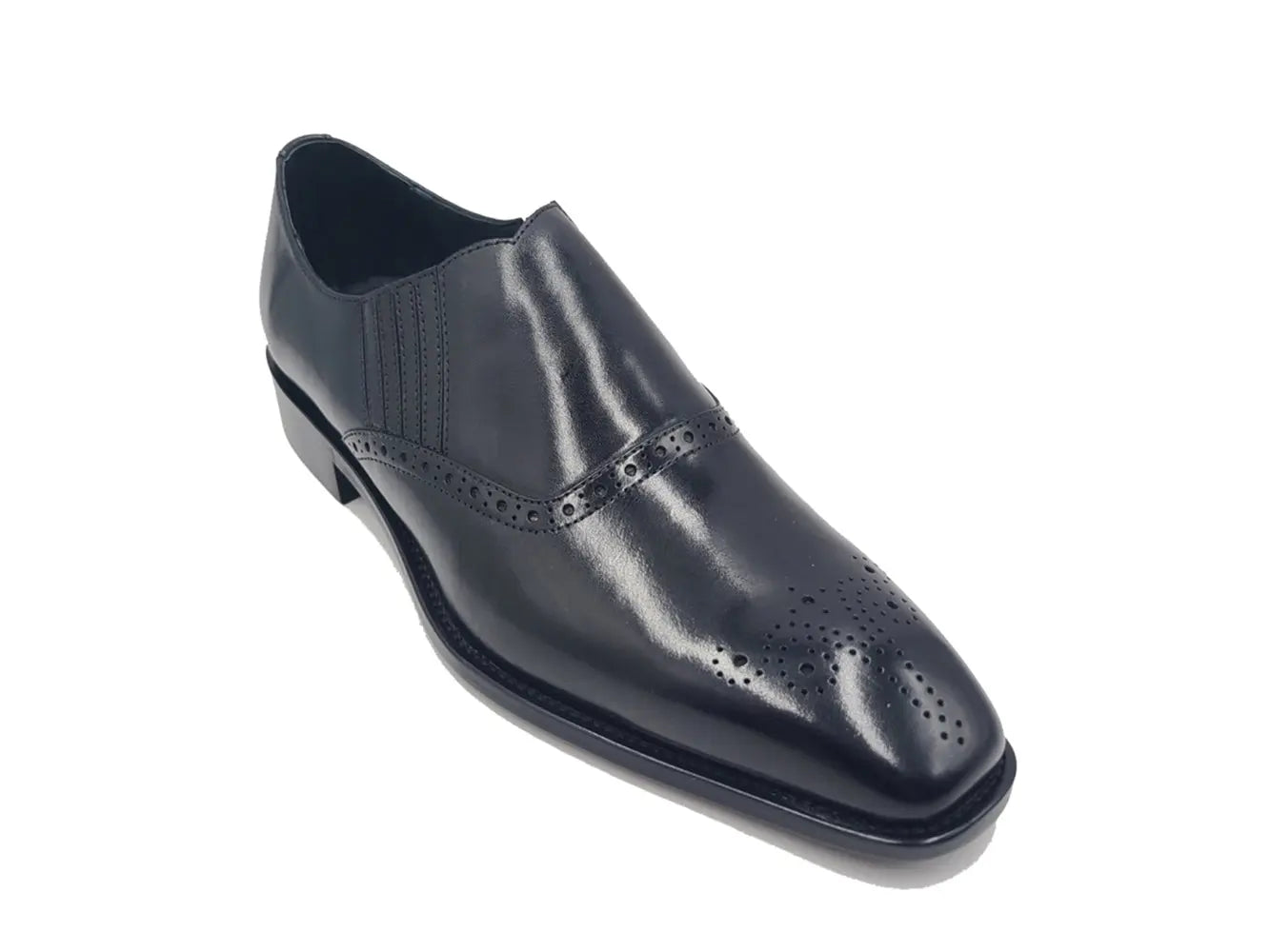 Slip-on Loafer with medallion Carrucci