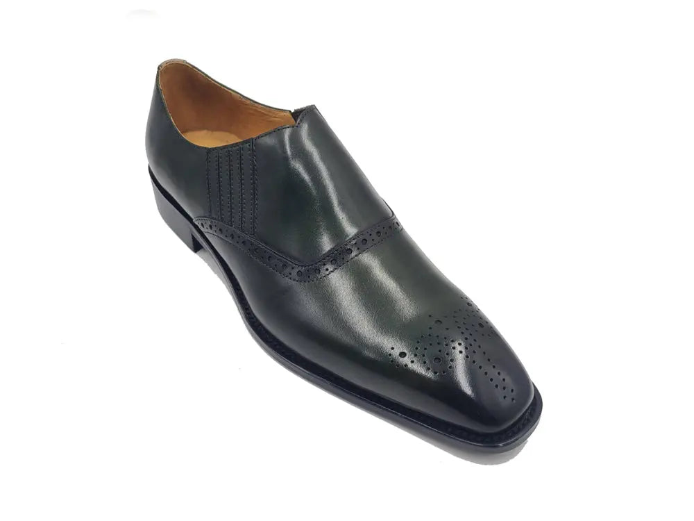 Slip-on Loafer with medallion Carrucci