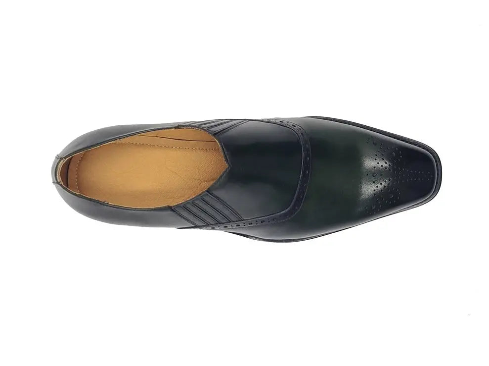 Slip-on Loafer with medallion Carrucci