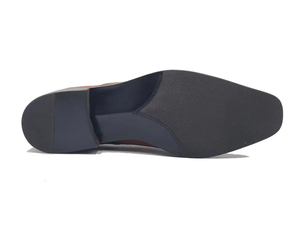 Slip-on Loafer with medallion Carrucci