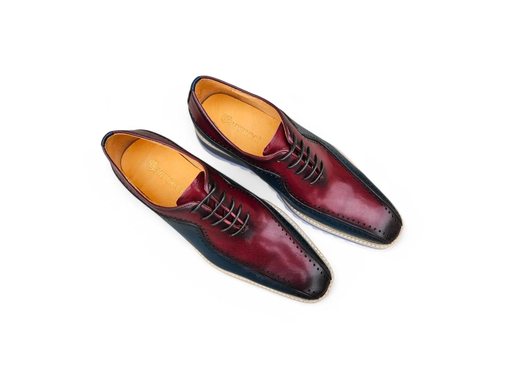 Stylish Two-Tone Brogue Oxford Carrucci