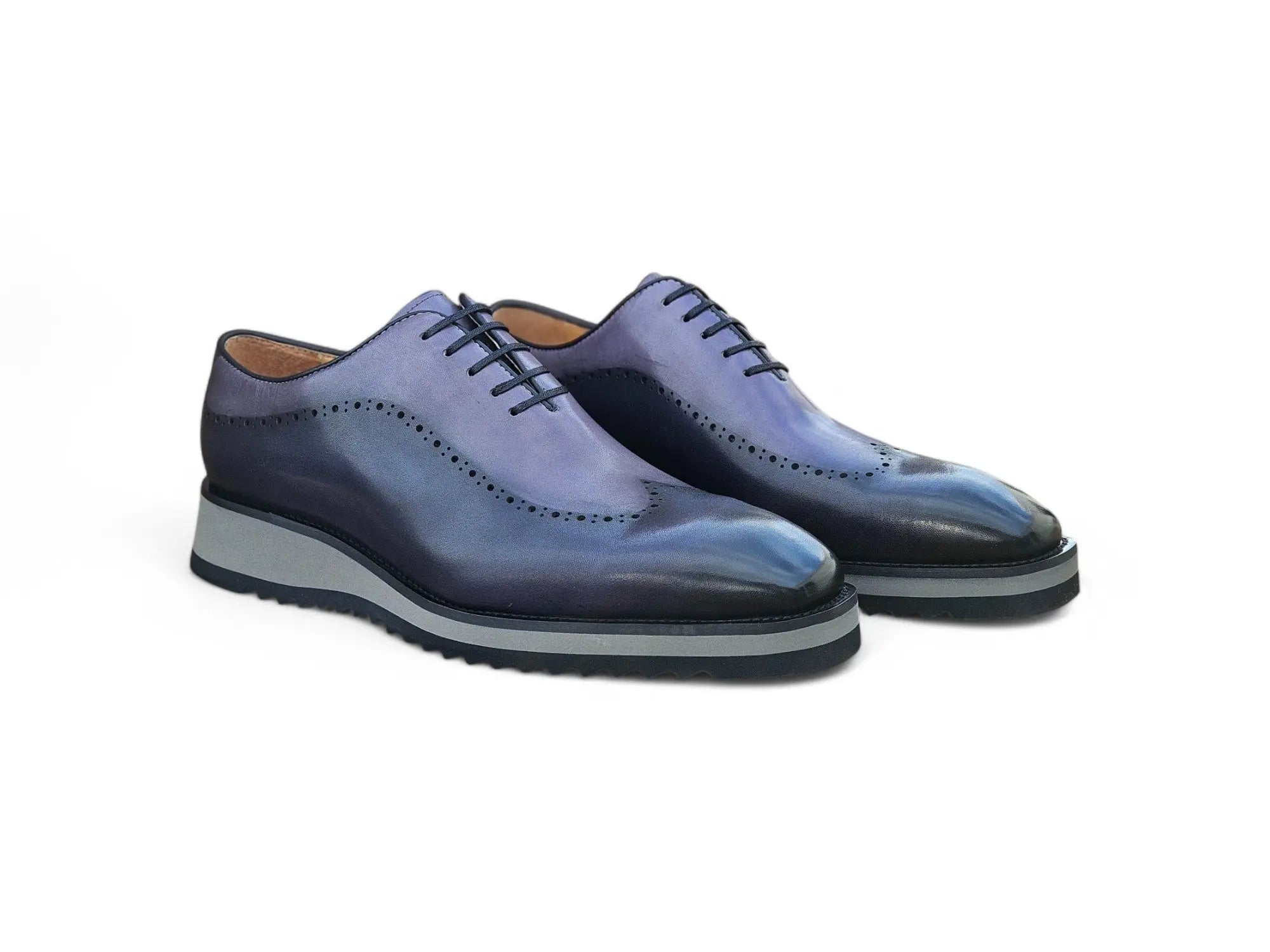 Two Tone Oxford With Lightweight Sole Carrucci