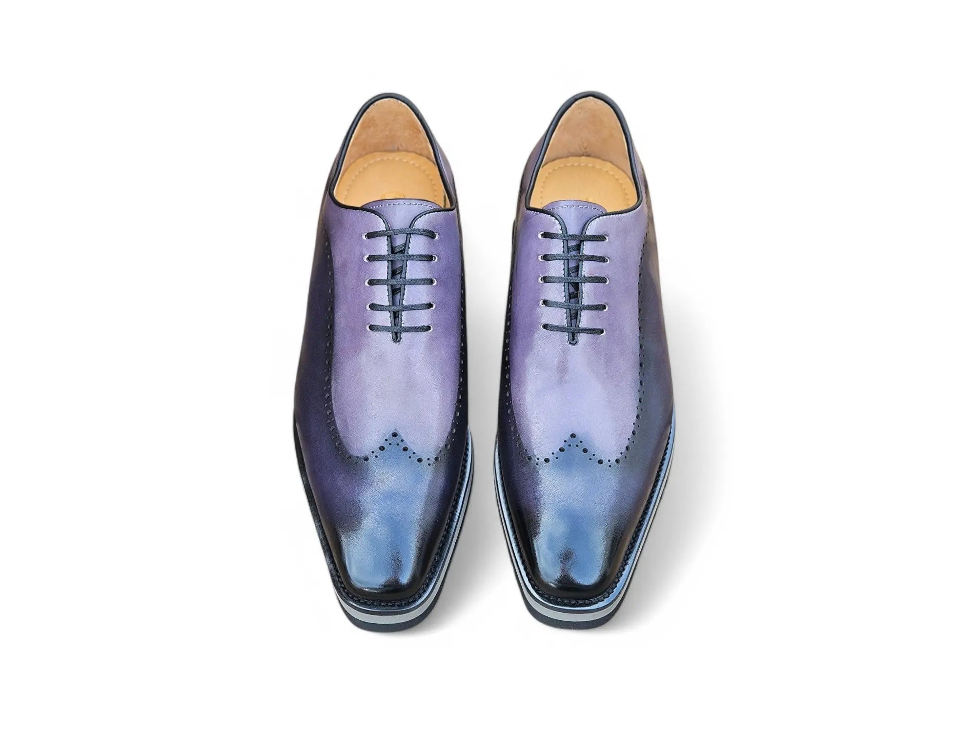 Two Tone Oxford With Lightweight Sole Carrucci