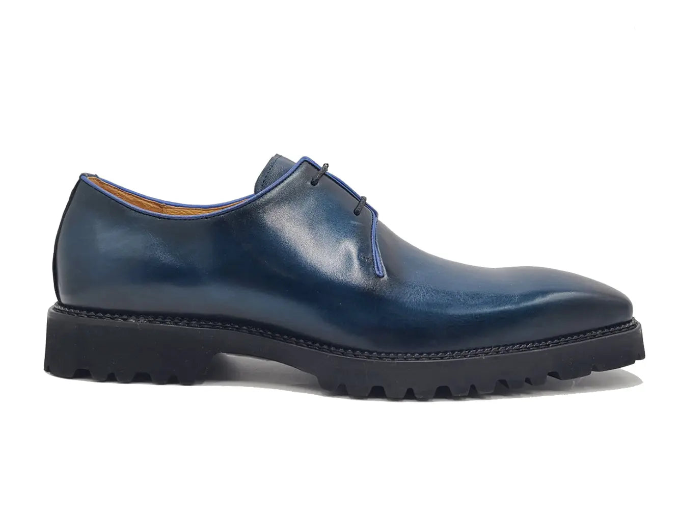 Whole Cut Derby With Lug Sole Carrucci