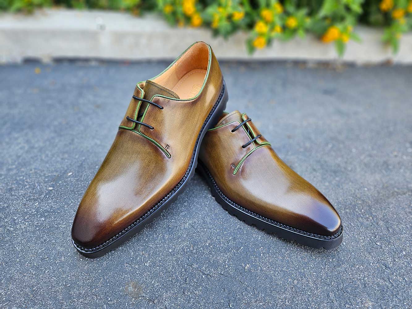 Whole Cut Derby With Lug Sole Carrucci