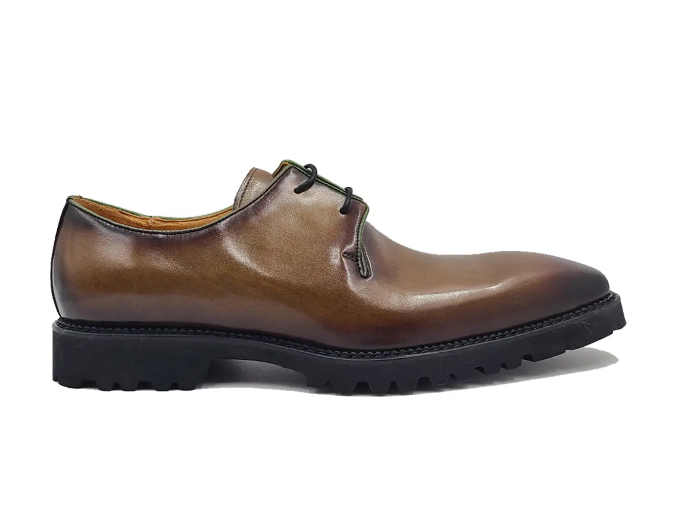 Whole Cut Derby With Lug Sole Carrucci