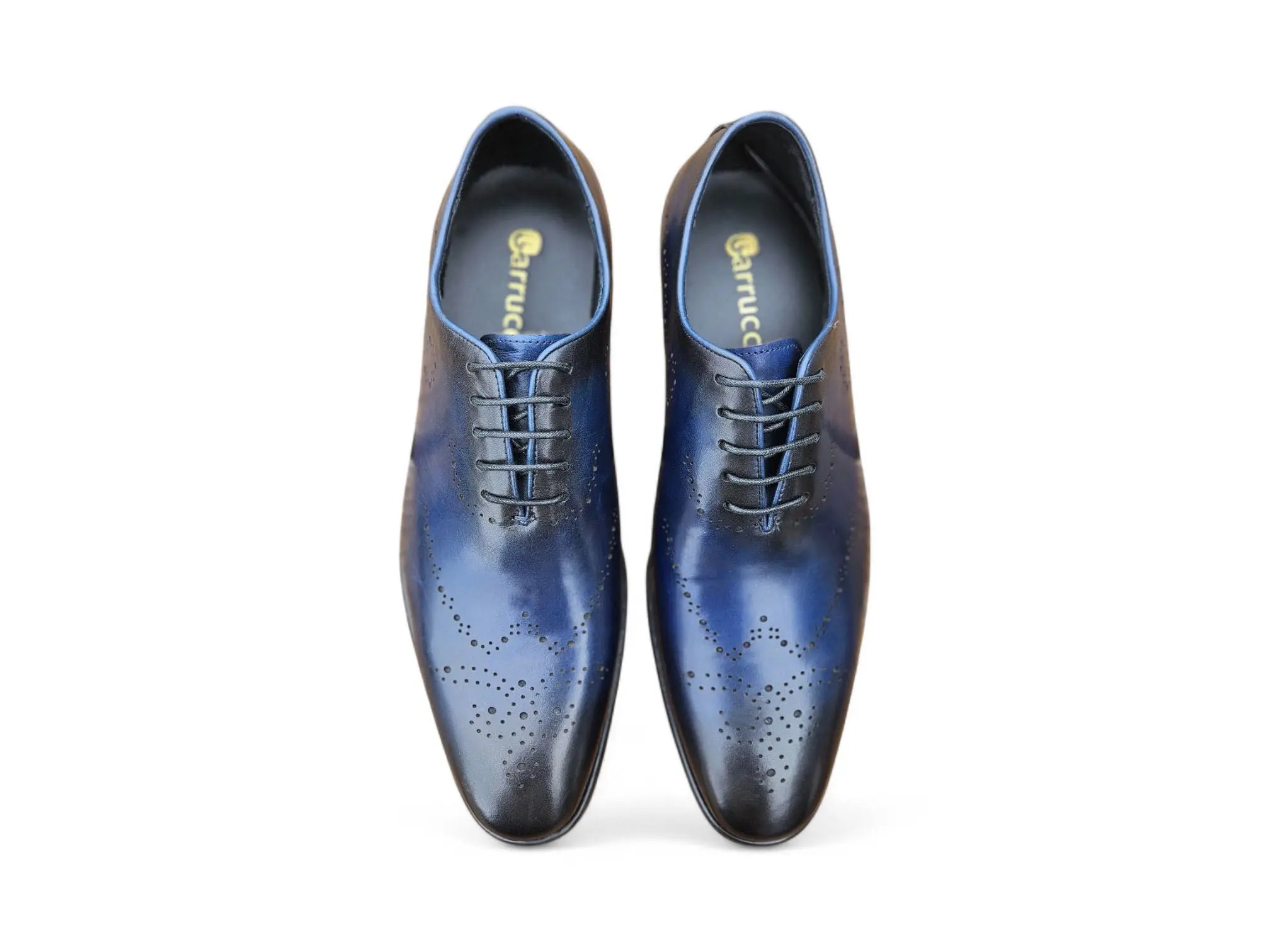 Whole Cut Oxford with Medallions Carrucci
