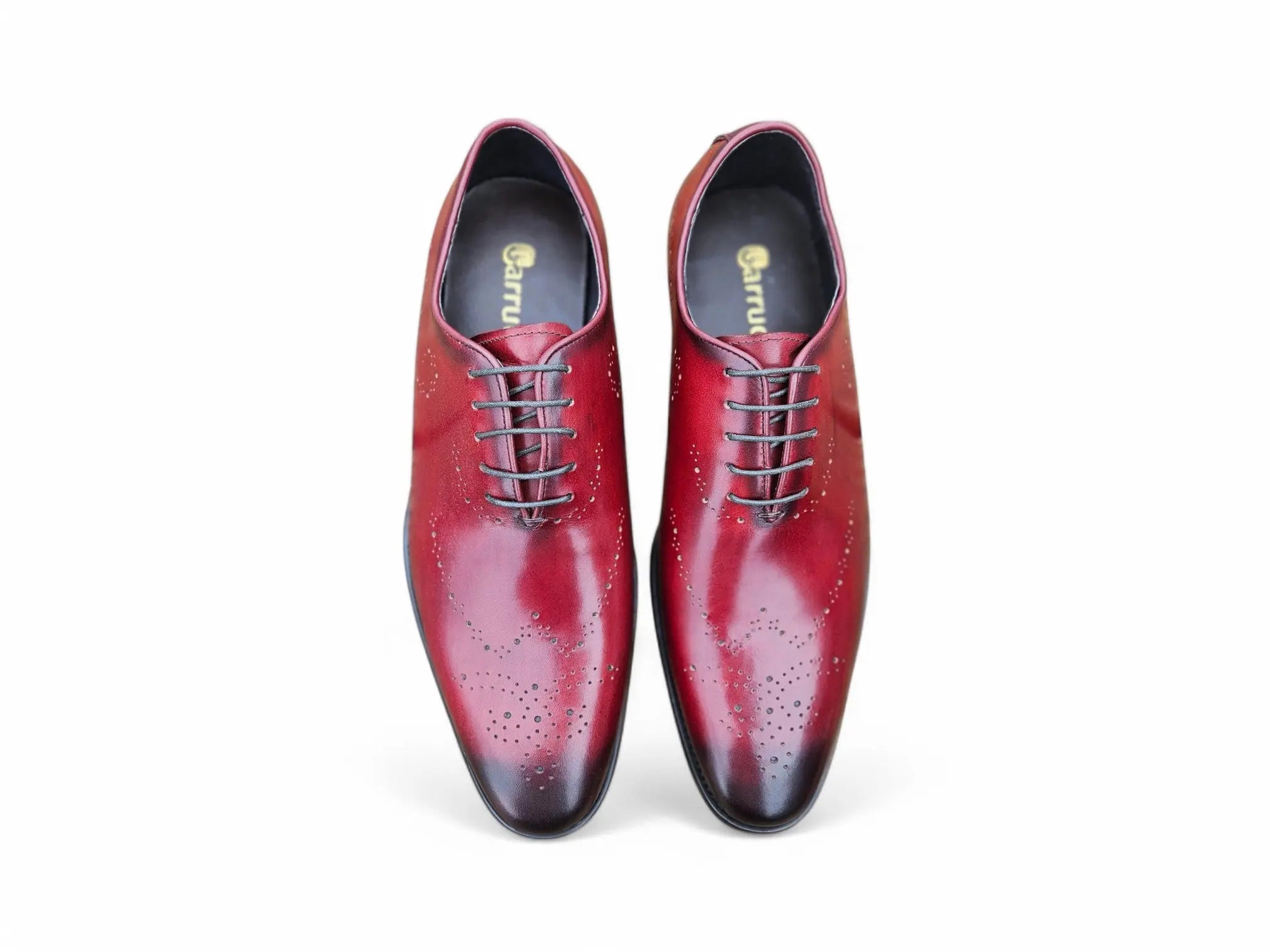 Whole Cut Oxford with Medallions Carrucci
