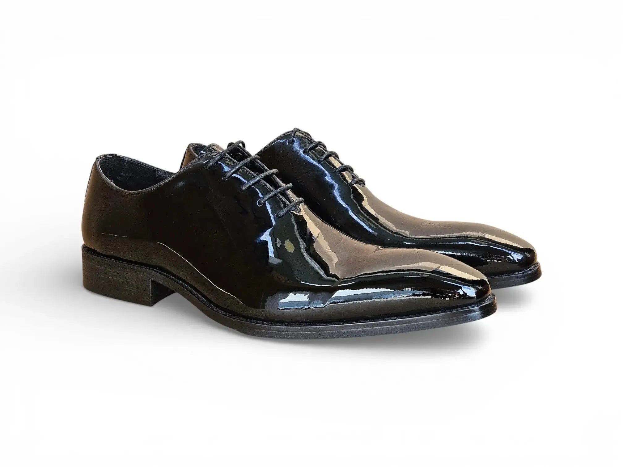 Wholecut Patent Leather Oxford Carrucci