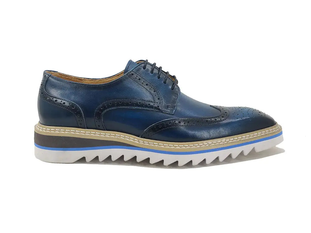 Wing-tip Blucher style Oxford with ligtweight sole Carrucci