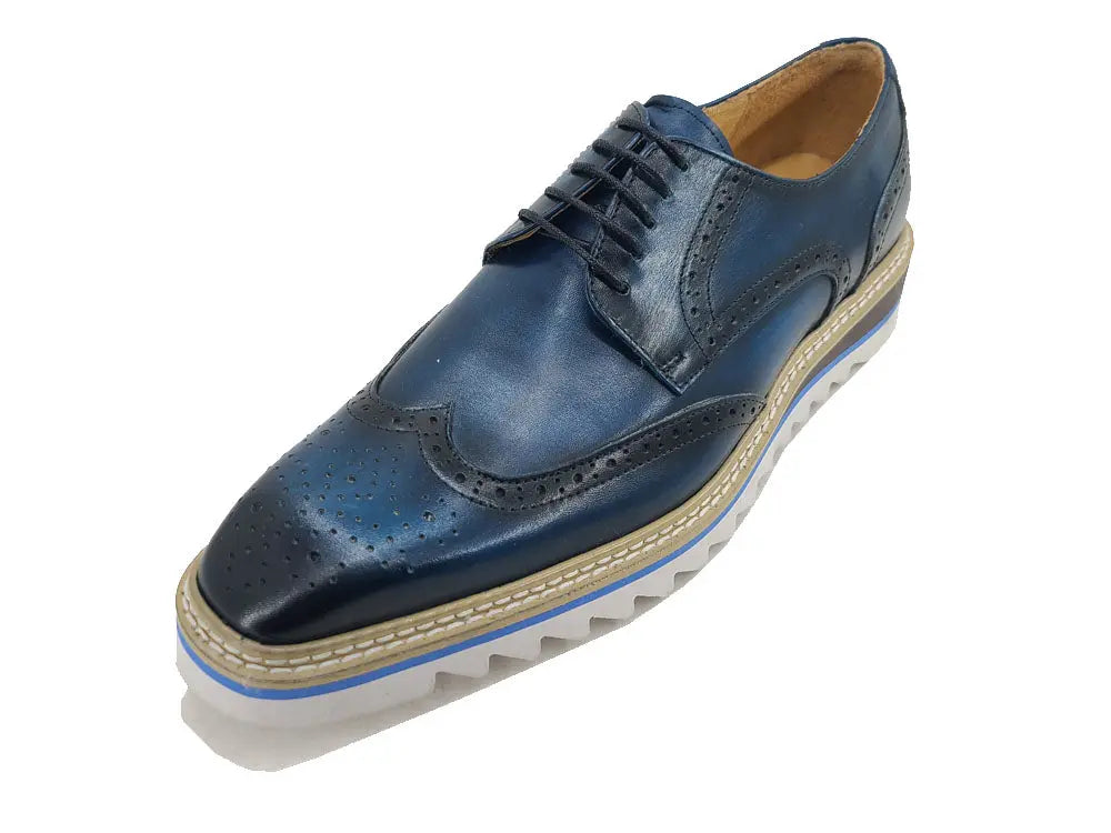 Wing-tip Blucher style Oxford with ligtweight sole Carrucci