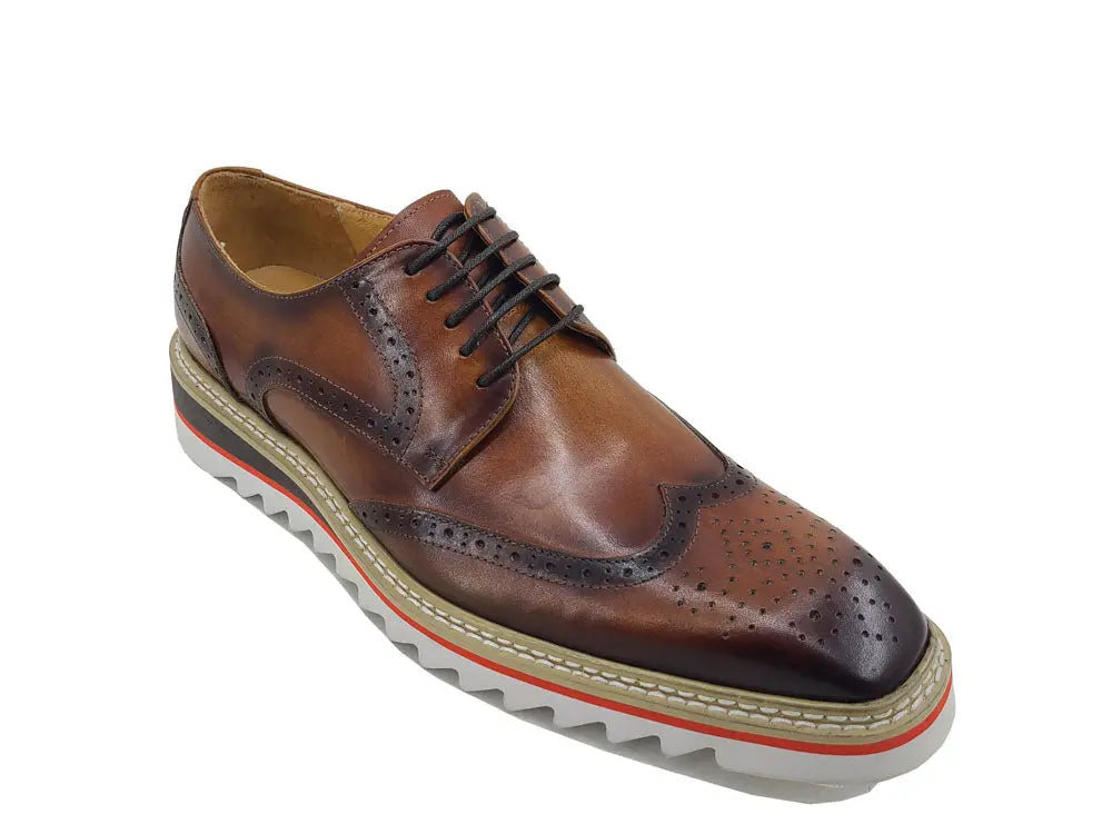 Wing-tip Blucher style Oxford with ligtweight sole Carrucci