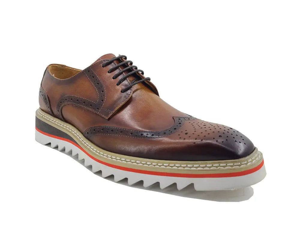 Wing-tip Blucher style Oxford with ligtweight sole Carrucci