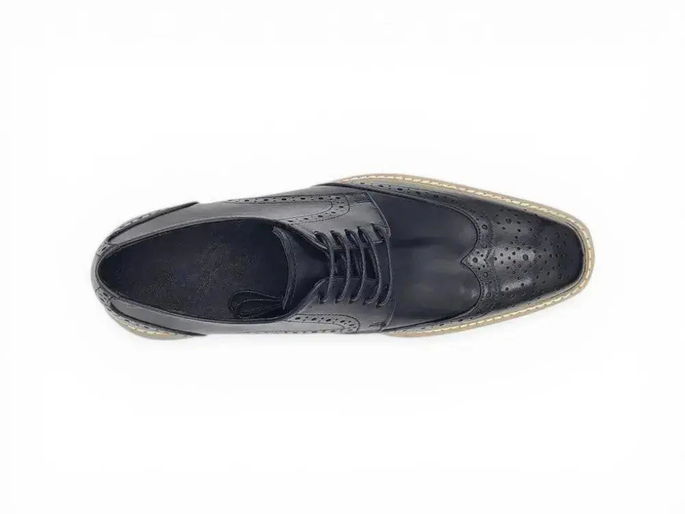 Wing-tip Blucher style Oxford with ligtweight sole Carrucci