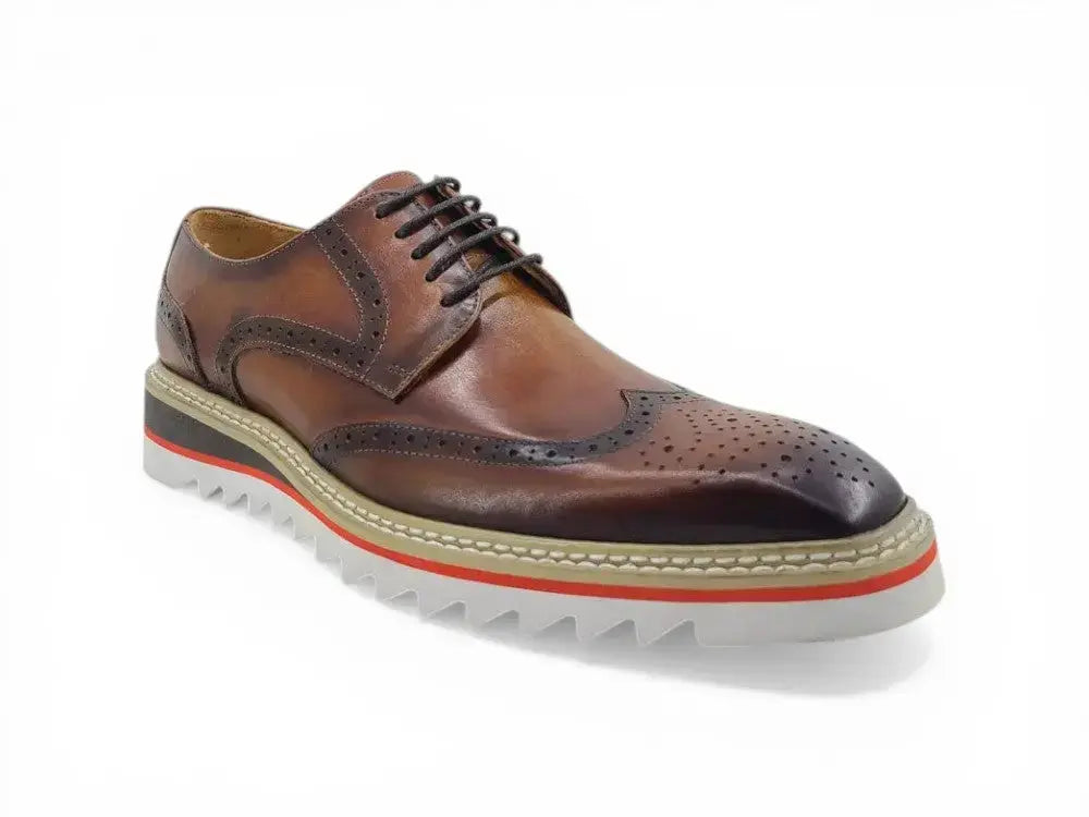 Wing-tip Blucher style Oxford with ligtweight sole Carrucci
