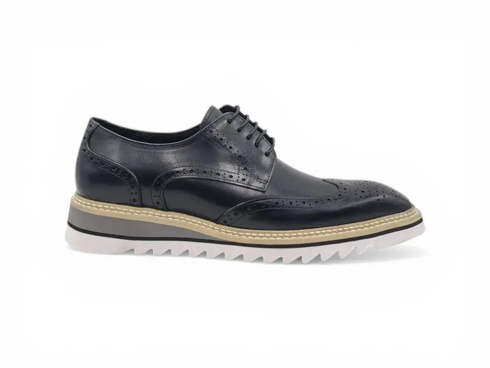 Wing-tip Blucher style Oxford with ligtweight sole Carrucci